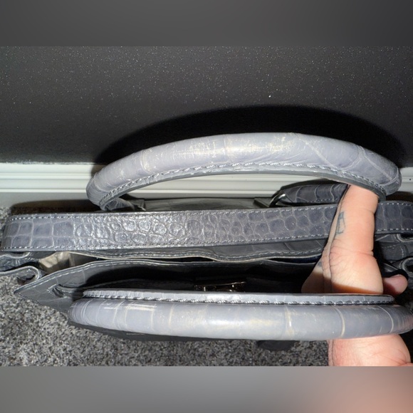 Michael Kors Hamilton gray crocodile embossed shoulder satchel purse - Picture 8 of 16